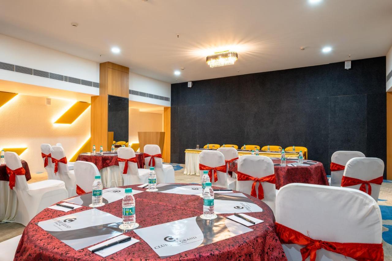 Clubway Grand A Boutique Hotel Jorhāt Buitenkant foto