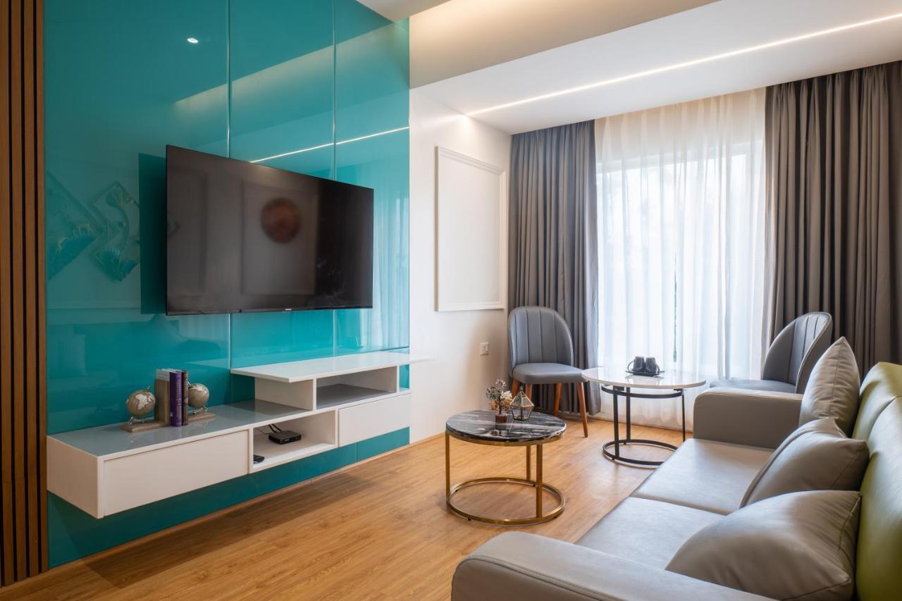 Clubway Grand A Boutique Hotel Jorhāt Buitenkant foto